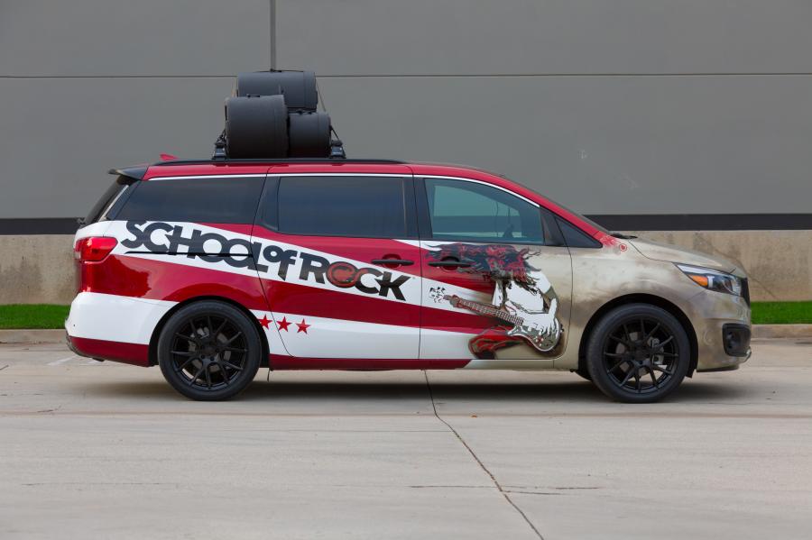  Kia Sedona School of Rock 2016 года  (фото 2 из 7)